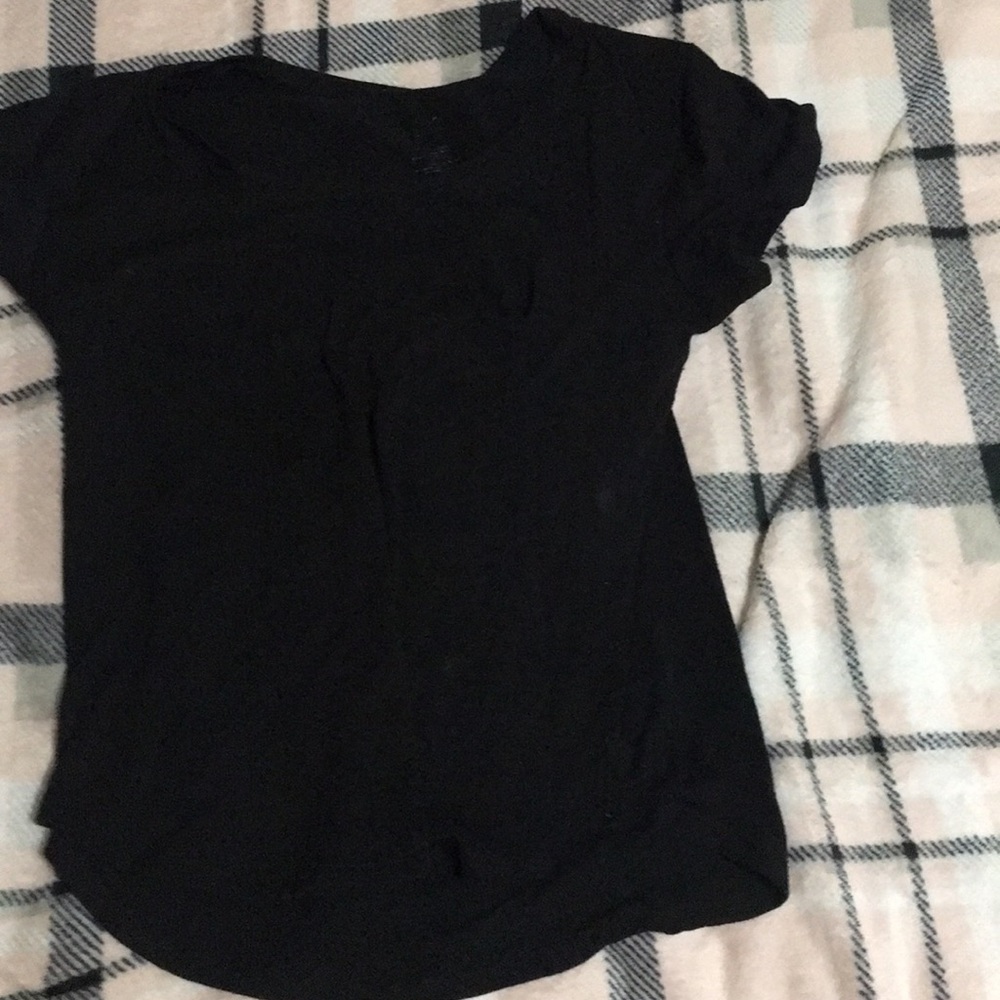 Black shirt sleeve shirt